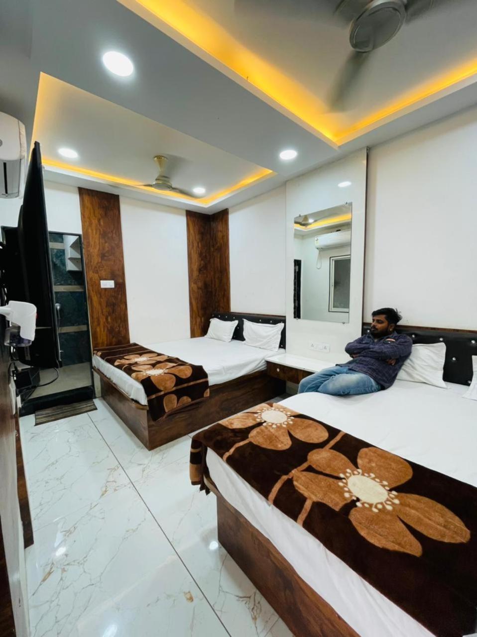 Hotel Shree Shyam Sharnam Godarpura Екстер'єр фото