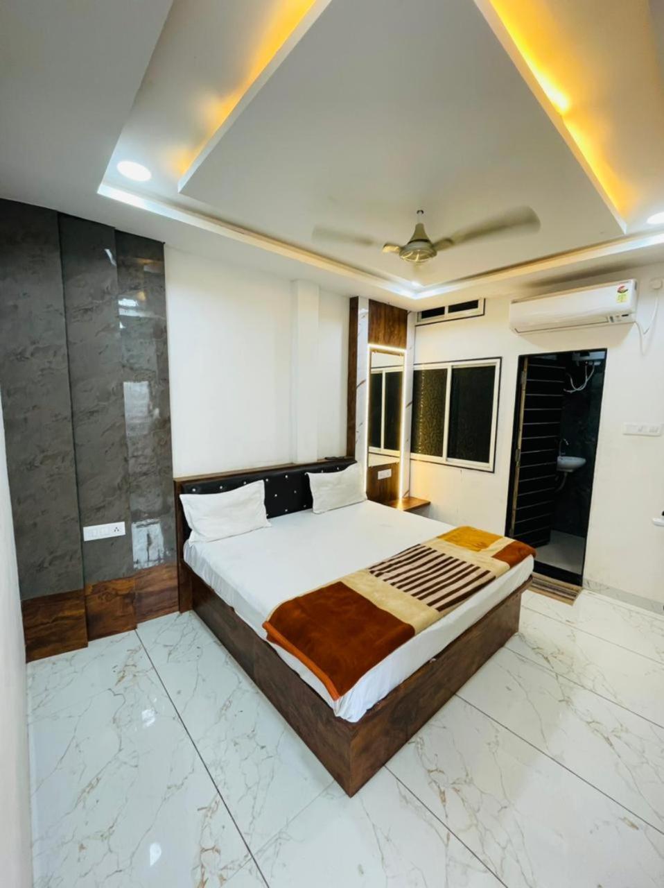 Hotel Shree Shyam Sharnam Godarpura Екстер'єр фото